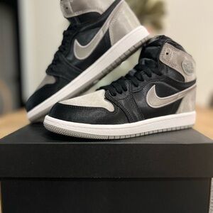 Jordan 1 Retro Satin Shadow Size 2 Youth New in Box